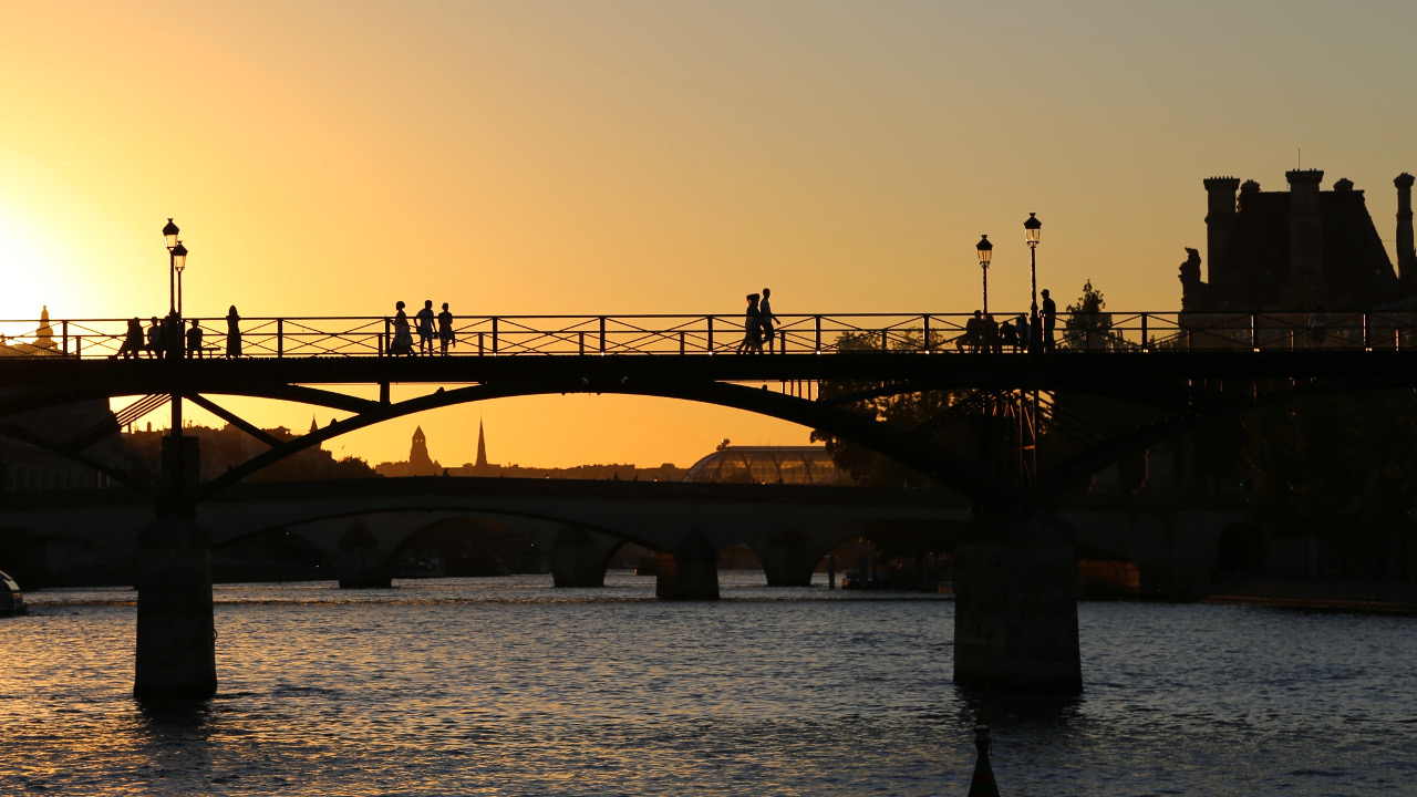 couché de soleil au pont des Arts Paris