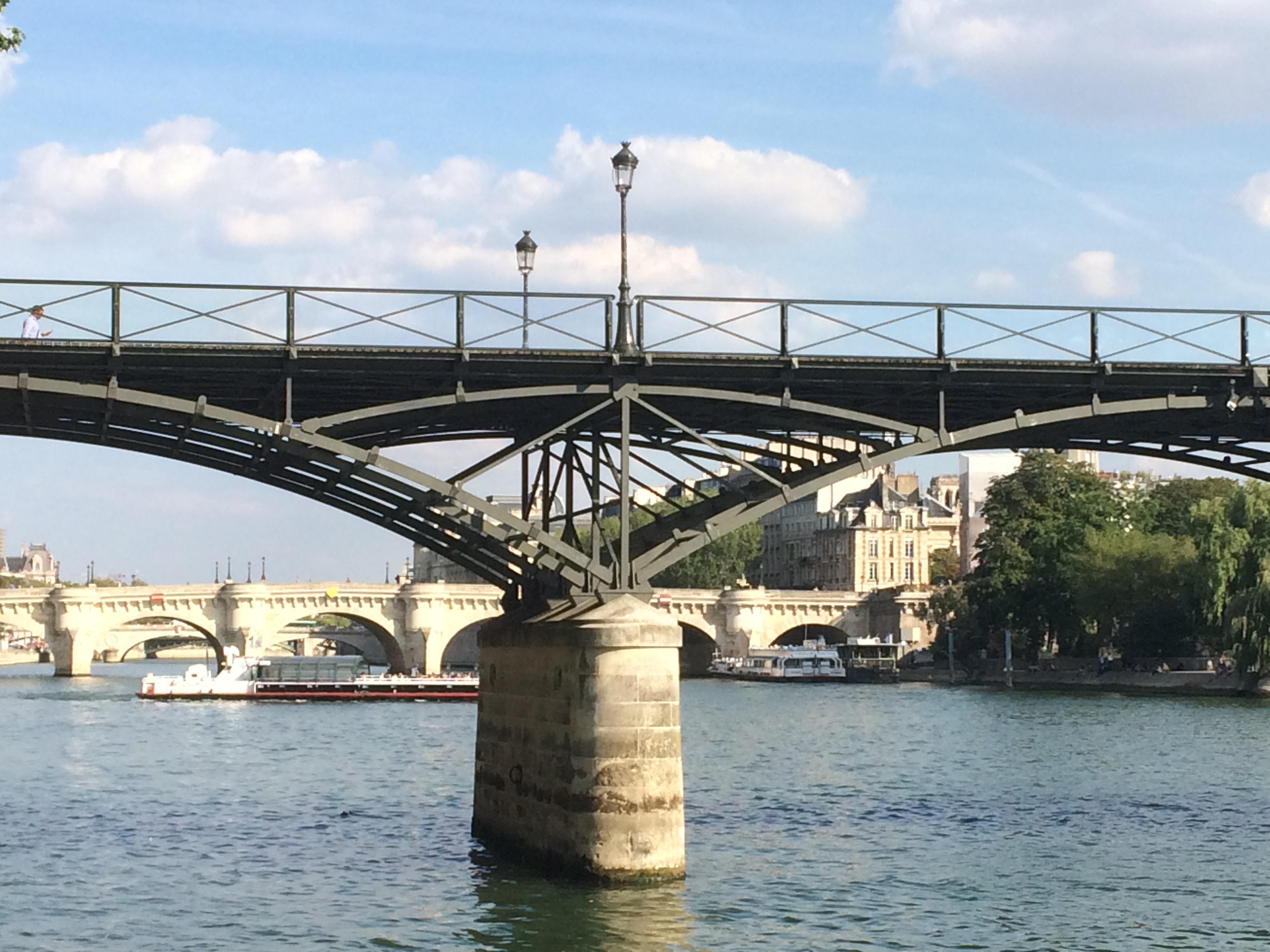 Arche du pont des Arts à Paris 